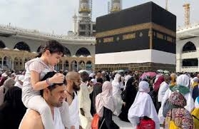 22/11/1404 –20شعبان 1447 اولين عمل از اعمال حج كيفيت احرام حج مانند عمره است ولي در نيّت تفاوت دارد، آنجا به نيّت عمره محرم ميشد و اينجا بهنيت