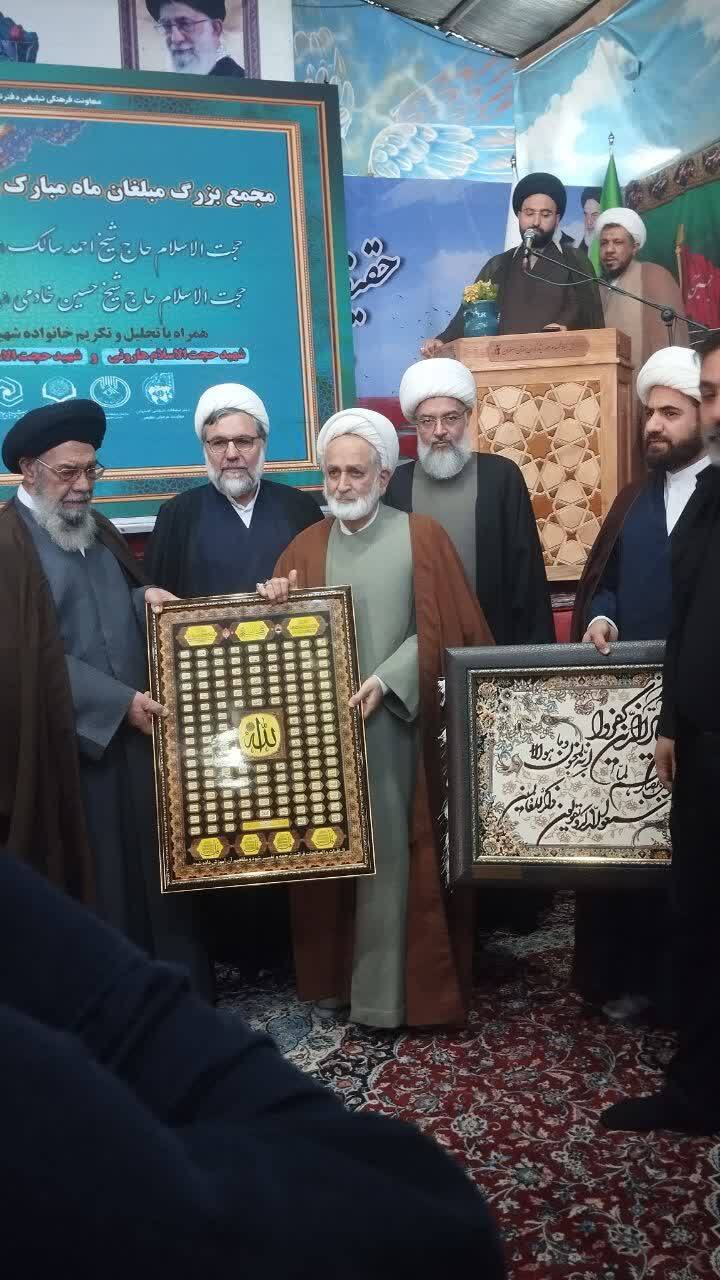 خسران از دست دادن فرصت ها ِ بَادِرِ الْفُرْصَةَ قَبْلَ أَنْ تَكُونَ غُصَّةً- مطلب پنجم حسرت «روزى كه ظالم دست خود را از شدت حسرت به دندان مىگزد،